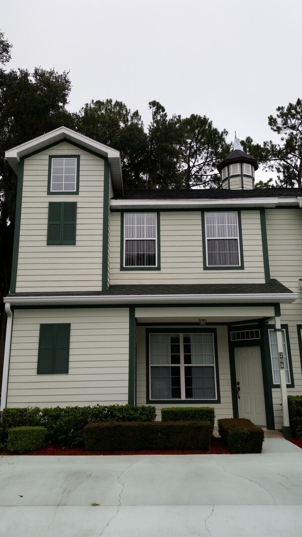 property at 231 NE 28th Ave