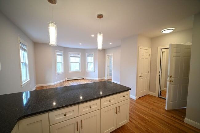 19 Roberts St in Brookline, MA - Building Photo - Building Photo