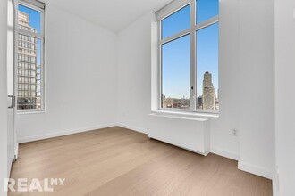 1 4th Pl-Unit -21D in Brooklyn, NY - Building Photo - Building Photo
