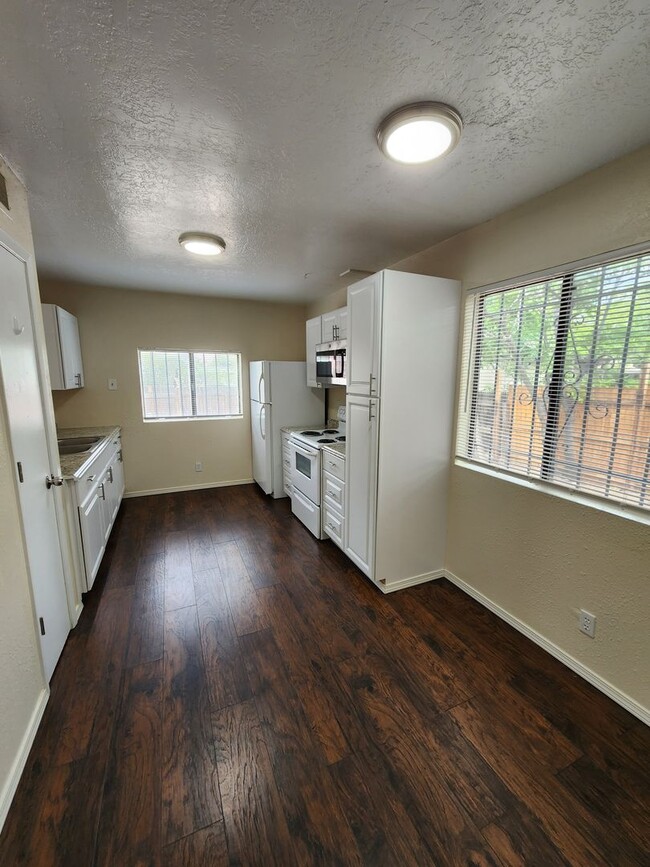 property at 505 Princeton Dr SE