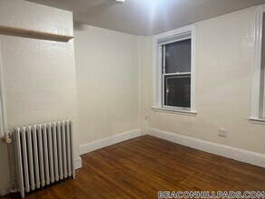 72 Revere St, Unit 1F in Boston, MA - Foto de edificio - Building Photo