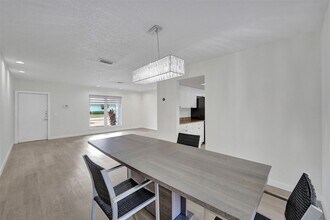 4001 N 41st Ct in Hollywood, FL - Foto de edificio - Building Photo