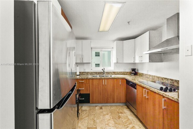 property at 170 SE 14th St