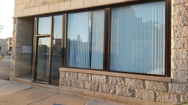 2350 W Grand Ave, Unit 3F