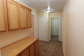 5934 Gingham St, Unit B in North Las Vegas, NV - Building Photo - Building Photo