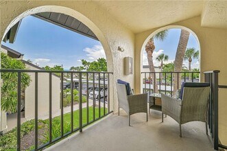 8475 Charter Club Cir, Unit 5 in Ft. Myers, FL - Building Photo - Building Photo