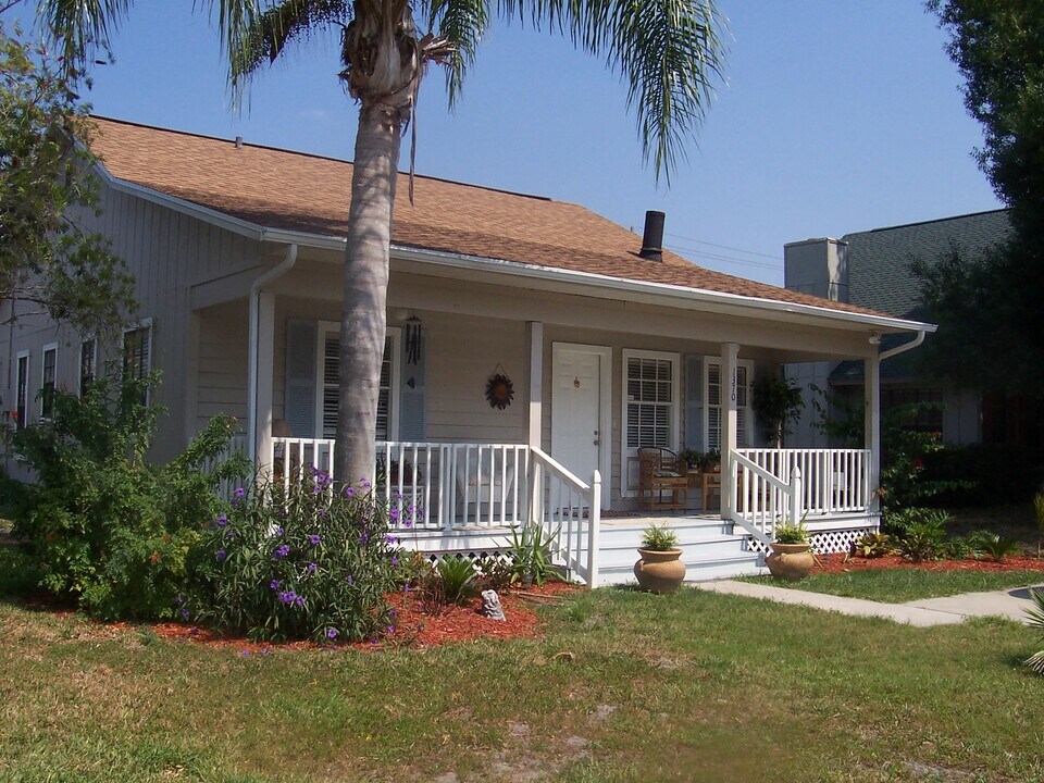 1370 19th Ave SW in Vero Beach, FL - Building Photo