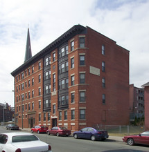 129 Sargeant St in Holyoke, MA - Foto de edificio - Building Photo