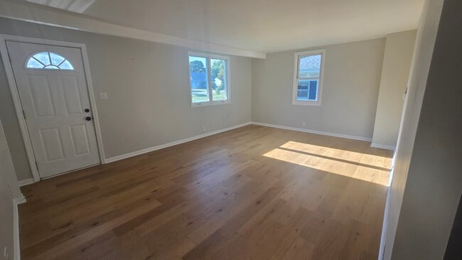 33181 N Valley View Dr in Grayslake, IL - Building Photo - Building Photo