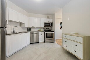 Richview Villa in Toronto, ON - Building Photo