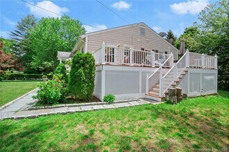 15 Silwen Ln in Norwalk, CT - Building Photo - Building Photo