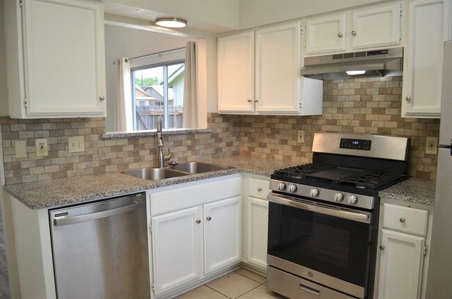 8203 West Gate Blvd in Austin, TX - Building Photo - Building Photo