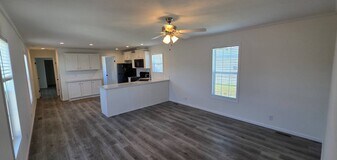 10326 Old Leo Rd in Fort Wayne, IN - Building Photo