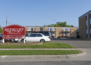 Rivercliff Apartments in St. Paul, MN - Building Photo - Building Photo