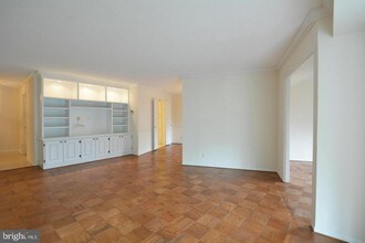 5903 Mt Eagle Dr-Unit -204 in Alexandria, VA - Building Photo - Building Photo