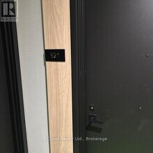 500 Plains Rd E in Burlington, ON - Building Photo - Building Photo