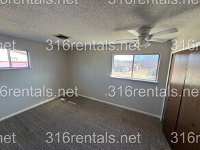 1619 Berry Ave in Newton, KS - Building Photo - Building Photo