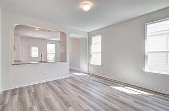 3423 Old Almonte Dr in San Antonio, TX - Foto de edificio - Building Photo