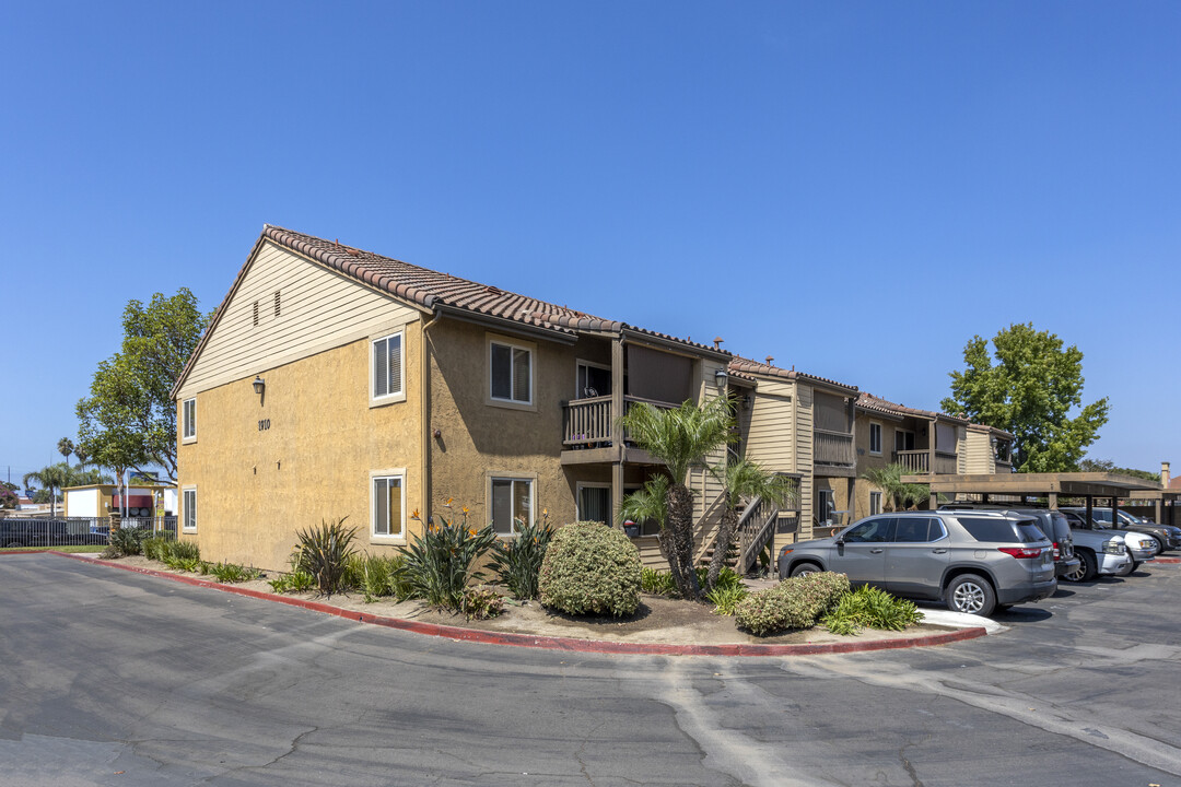 Playa Blanca Condominiums in San Diego, CA - Building Photo