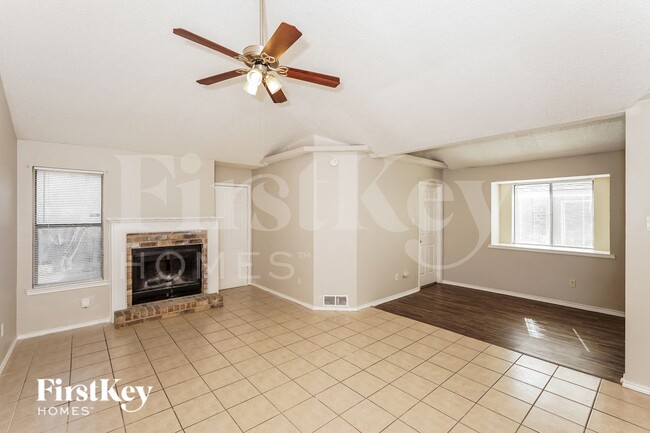 1504 Taylorcrest Dr in Dallas, TX - Building Photo - Building Photo