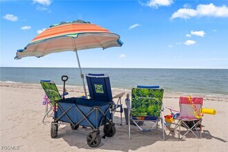 9577 Gulf Shore Dr in Naples, FL - Foto de edificio - Building Photo