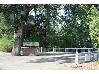 Wonderland Mobile Home & RV Park in Redding, CA - Foto de edificio
