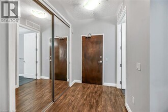 112 King St E in Hamilton, ON - Building Photo - Building Photo