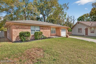 5033 Yearling Ln in Jacksonville, FL - Building Photo - Building Photo