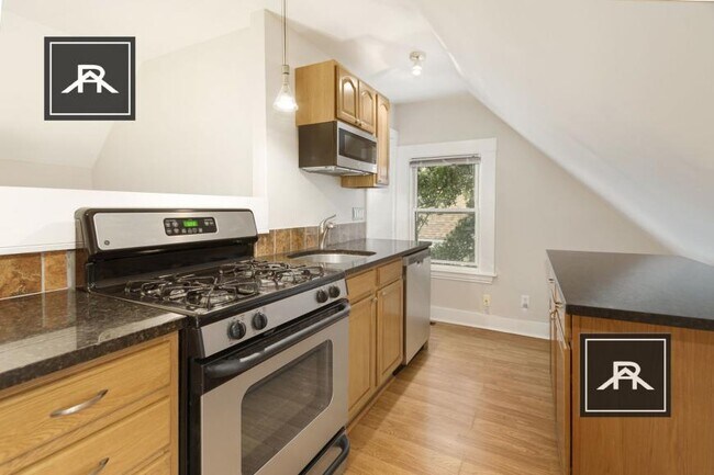 property at 13 Mansfield St