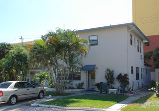 3204 NE 7th St in Pompano Beach, FL - Building Photo - Building Photo