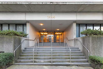 1444 Alberni St in Vancouver, BC - Building Photo - Building Photo