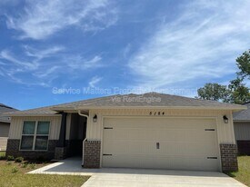 5184 Peach Dr in Milton, FL - Building Photo