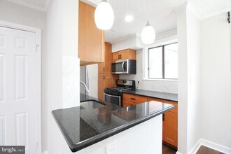 4731 1st St SW, Unit 303 in Washington, DC - Building Photo - Building Photo