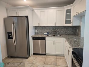 410 SE 2nd St in Hallandale Beach, FL - Building Photo - Building Photo