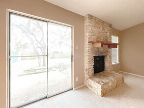 12111 Saxony Ln in Austin, TX - Building Photo - Building Photo