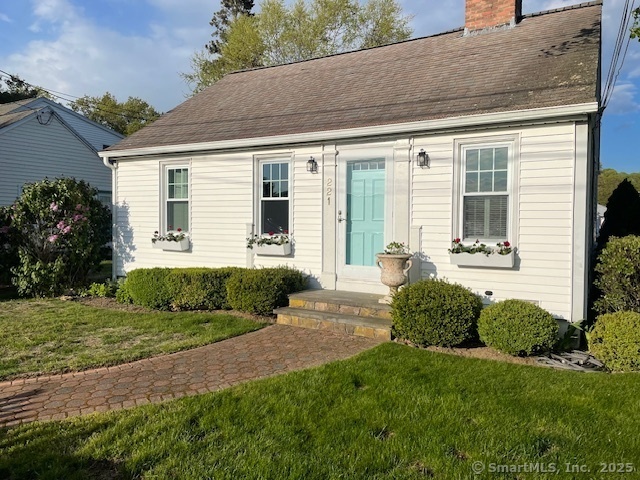 221 N Water St in Stonington, CT - Building Photo