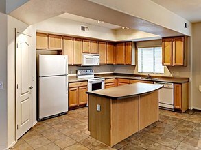 16825 N 14th St-Unit -79 in Phoenix, AZ - Building Photo - Building Photo