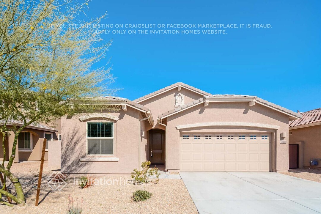 12330 W Glenn Dr in Glendale, AZ - Building Photo