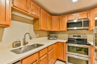 44 Elm St in Worcester, MA - Building Photo - Building Photo