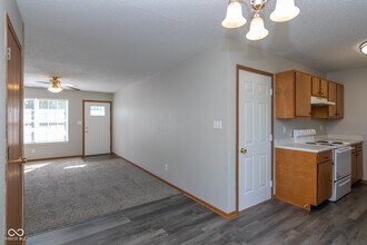 2816 Fieldstone Ct in Franklin, IN - Building Photo - Building Photo