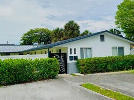 105-107 NE 30th Ct in Wilton Manors, FL - Building Photo