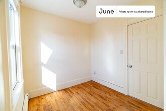Private bedroom in 4 bed/1 bath Home in Boston, MA - Building Photo - Building Photo