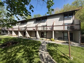 Laurelwood Apartments in Jonesborough, TN - Building Photo