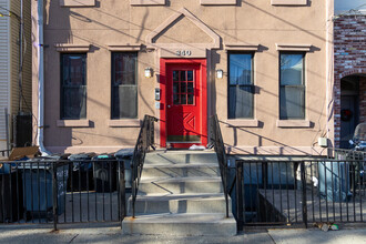 340 Pavonia Ave in Jersey City, NJ - Building Photo - Building Photo