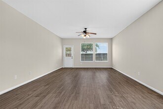 7219 Anaquitas Creek Ct in Richmond, TX - Foto de edificio - Building Photo