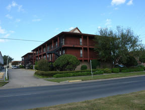 Carrollton Village Condominiums in Metairie, LA - Building Photo - Building Photo