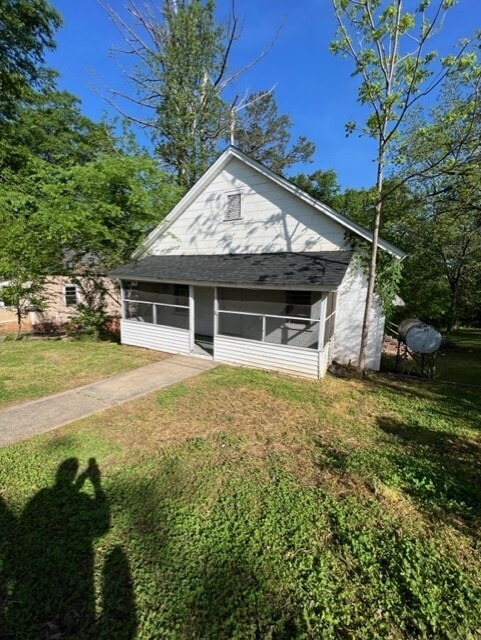 property at 16 Reeves St