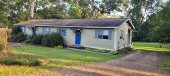 124 Pecan Street, Unit Side B in Raymond, MS - Building Photo