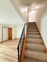 20 Eastgate Ave W in West Jefferson, OH - Building Photo - Building Photo