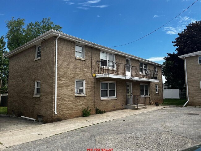 property at 423 S Railroad St